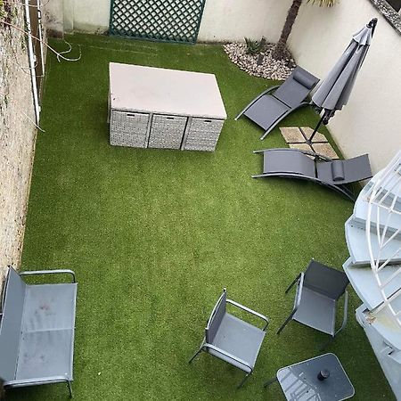 Anselme, F2 Duplex Avec Cour Commune Et Proche De La Mer ,2 Ver-sur-Mer Exterior photo