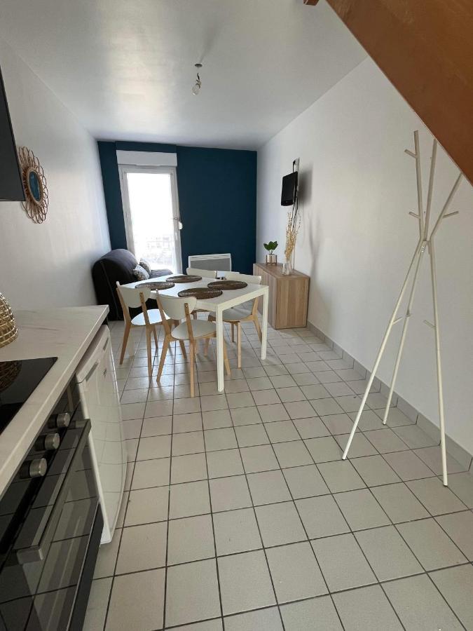 Anselme, F2 Duplex Avec Cour Commune Et Proche De La Mer ,2 Ver-sur-Mer Exterior photo