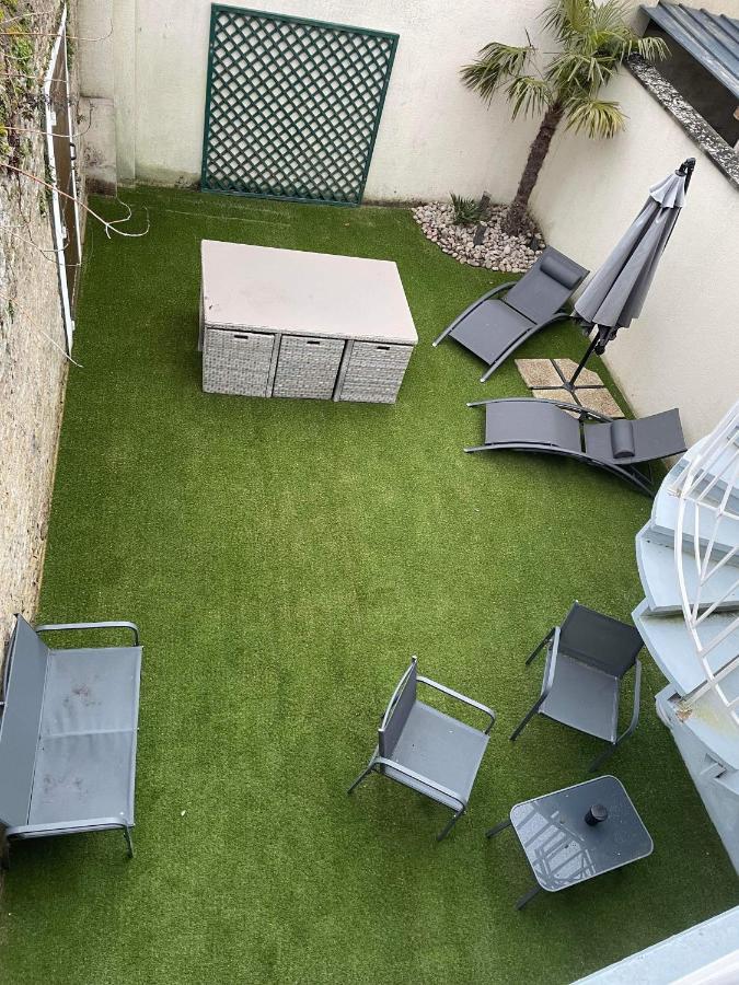 Anselme, F2 Duplex Avec Cour Commune Et Proche De La Mer ,2 Ver-sur-Mer Exterior photo